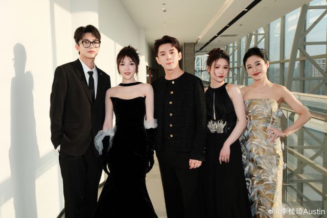 九游娱乐网站：喊难的李佳琦在“6·18”开起天猫店(图10)