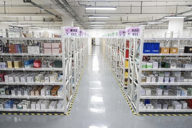 九游娱乐网站：“奢侈品管理式”样品仓：美ONE样品供应链管理为行业打样(图2)