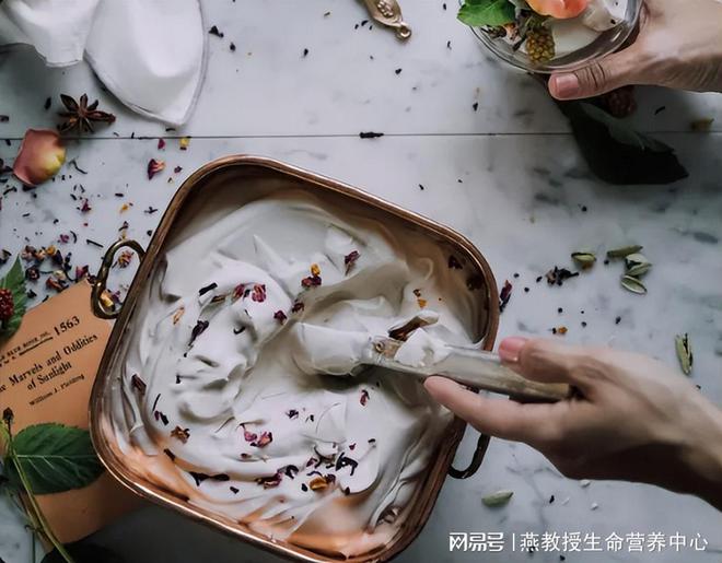九游娱乐：夏天暴露了多少护肤误区“硬核”教程请查收(图2)