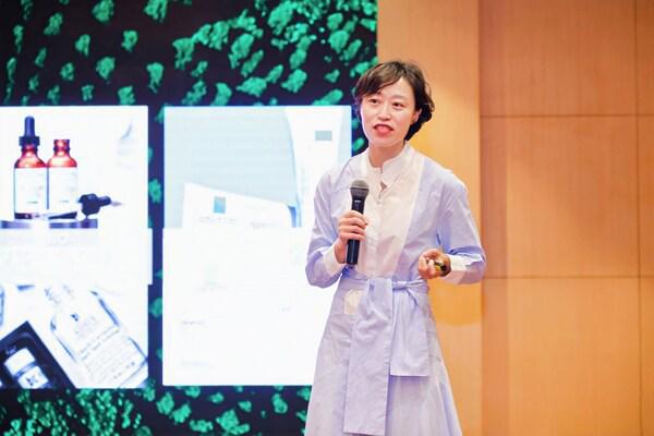 九游娱乐：欧莱雅重磅亮相2024中国香料香精化妆品行业年会暨产业博览会(图4)