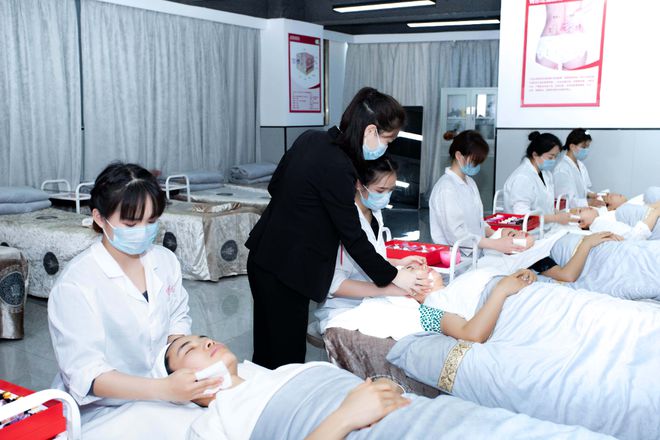 九游娱乐：嘟嘟瓜美业平台：正规可靠低退费率让您放心学习！(图1)