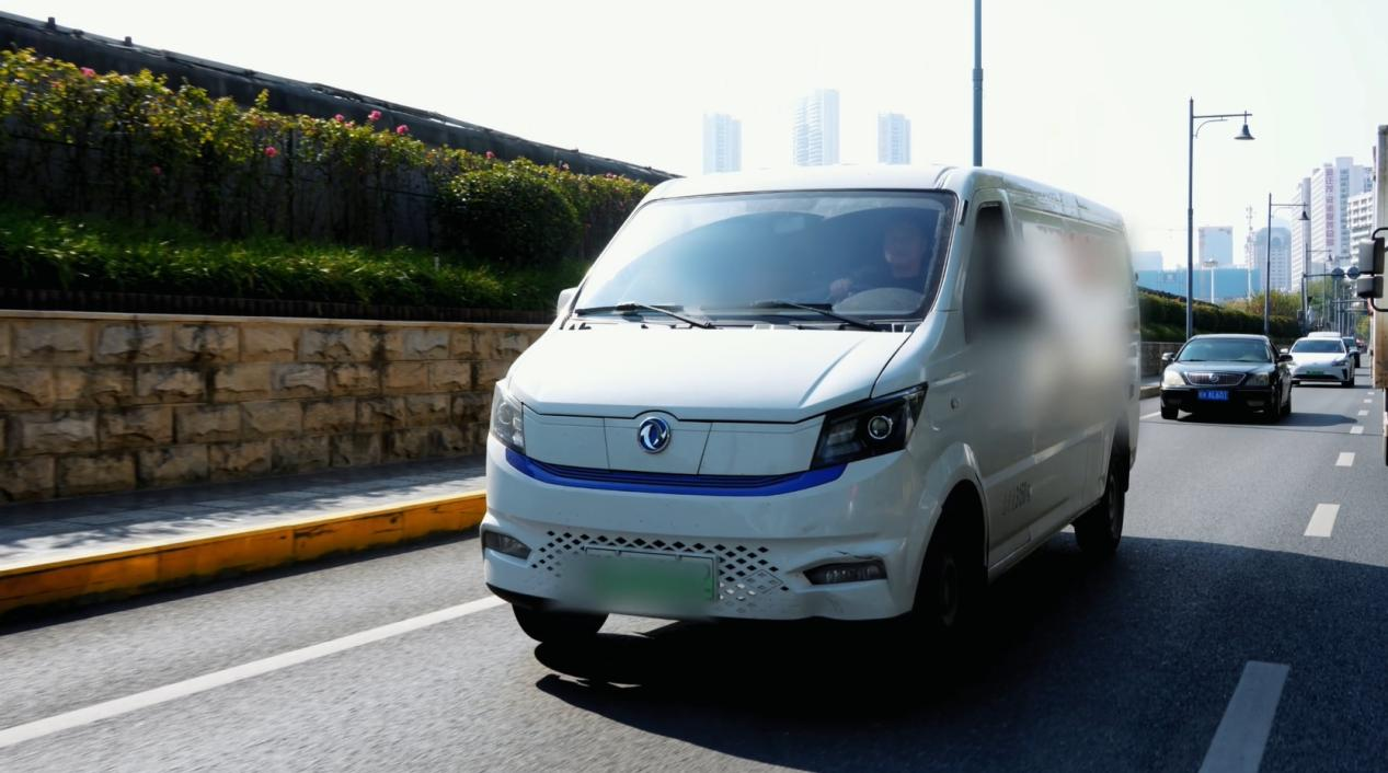九游娱乐：东风轻型车新能源：在生活的每一次“迁徙”中与你同行(图1)