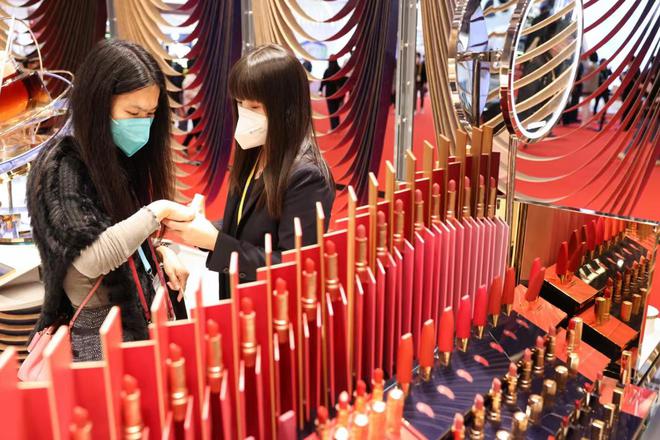 九游娱乐：年终盘点｜2024年美妆新品牌想要融到钱更难哪些细分赛道更受资本青睐？(图1)
