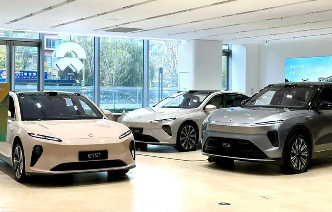 九游娱乐：化妆品专柜“逃离”商场一楼(图5)