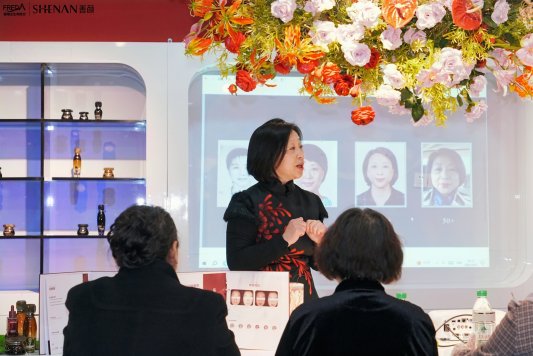 九游娱乐网站：以书香赋能美妆福瑞达善颜×山东新华书店“书香+生美”快闪店亮相济南(图2)