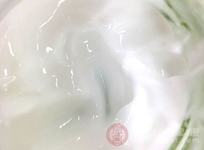 九游娱乐：护肤常识选对护肤方法让你做靓丽女神(图2)