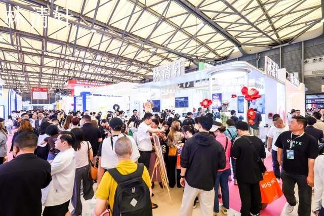 九游娱乐：“首发上海”聚焦美妆科技CBE美容博览会引领全球美丽产业创新风向(图7)