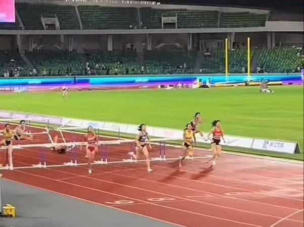 九游娱乐：侥幸夺冠、下滑吴艳妮夺冠后又遭嘲运动短裤戳穿小圈恶俗(图4)