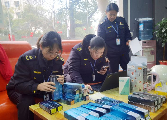 九游娱乐：化妆品超期仍敢使用!广西来宾市兴宾区某美发院被罚(图1)