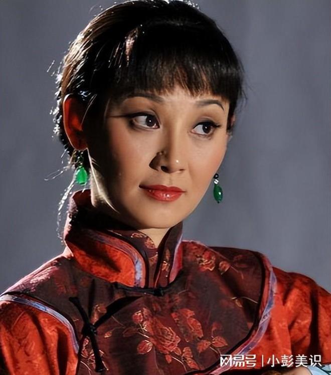 九游娱乐平台：装都不装了！58岁徐帆刚回应完离婚的传闻恶心的一幕就接连上演(图4)
