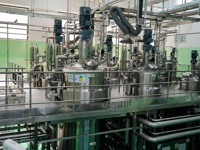 九游娱乐平台:今年双11自然堂用硬科技对话未来美妆(图11)