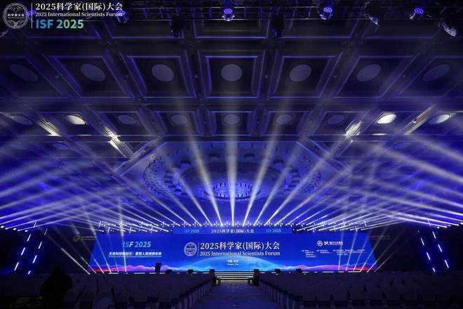 九游娱乐网站：以科学为配方黛安蒂长沙探秘揭晓50+熟龄肌光采之源(图1)