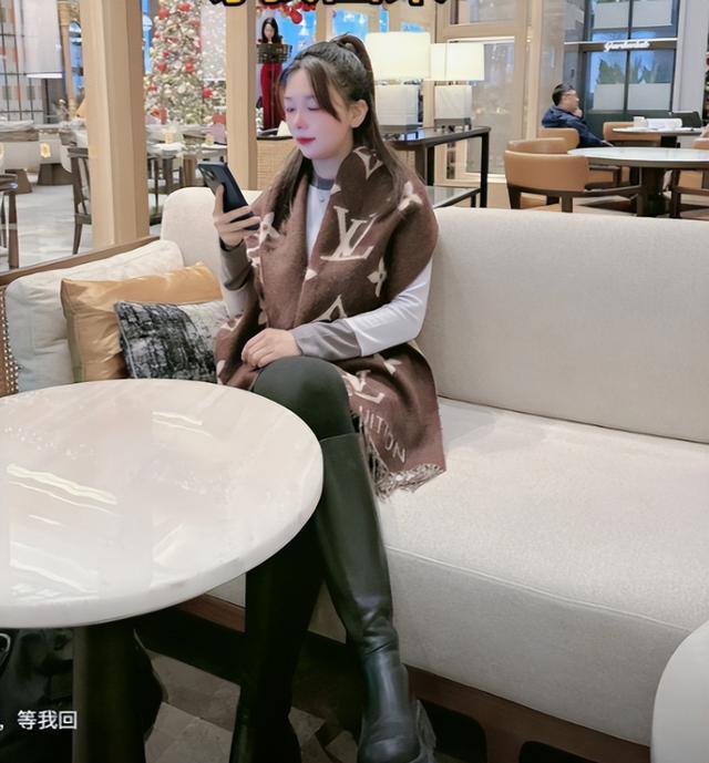 九游娱乐网站:上海富婆爱上小20岁江苏小伙婆婆小她2岁平时不叫阿姨叫闺蜜(图6)