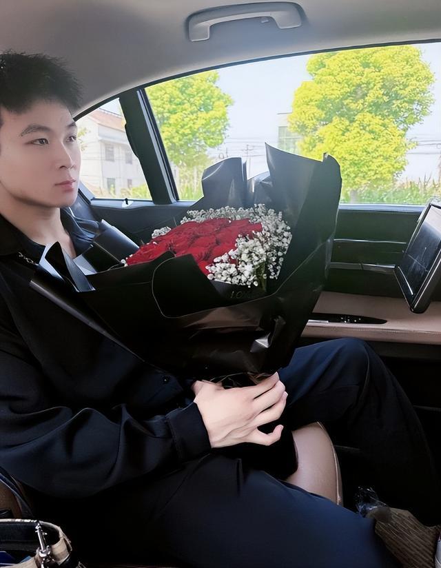 九游娱乐网站:上海富婆爱上小20岁江苏小伙婆婆小她2岁平时不叫阿姨叫闺蜜(图10)