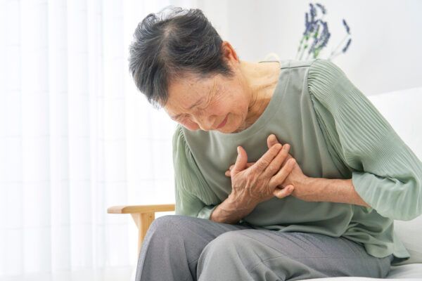 九游娱乐平台：颠覆！68岁日本老太惨死凶手竟是50年前用过的化妆品！潜伏期长到令人窒息(图2)