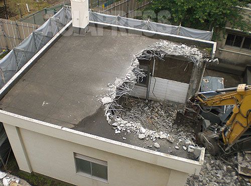 九游娱乐平台：颠覆！68岁日本老太惨死凶手竟是50年前用过的化妆品！潜伏期长到令人窒息(图10)