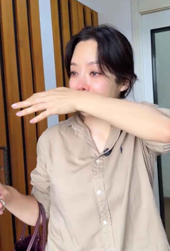 九游娱乐：与高梓淇离婚6年蔡琳带儿子搬离济州岛别墅光化妆品就装3车(图2)