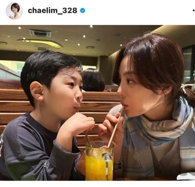 九游娱乐：与高梓淇离婚6年蔡琳带儿子搬离济州岛别墅光化妆品就装3车(图21)