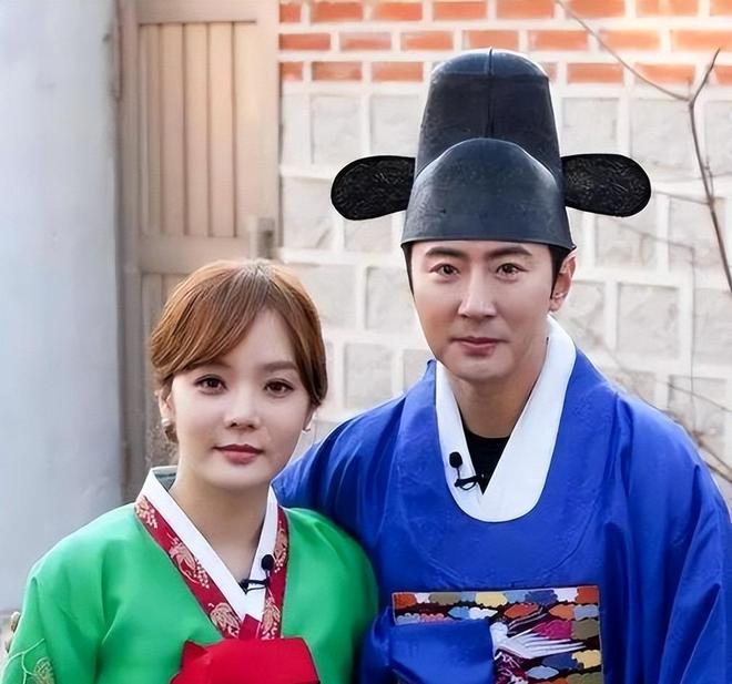 九游娱乐：与高梓淇离婚6年蔡琳带儿子搬离济州岛别墅光化妆品就装3车(图16)